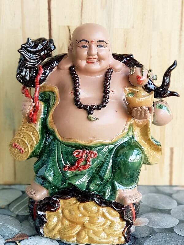 Ý nghĩa đặt tượng Phật Di Lặc bằng gốm sứ trong nhà