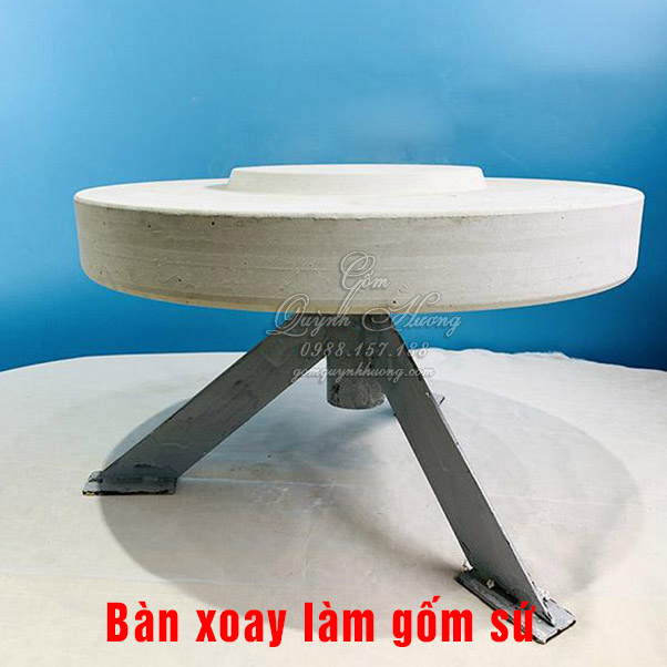 Bàn xoay trong nhiều công đoạn làm gốm
