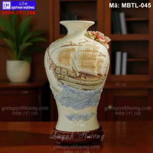 Mai bình phong thủy gốm sứ Bát Tràng đắp nổi Thuận Buồm Xuôi Gió mã MBTL-045