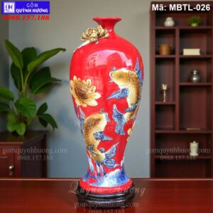 Mai bình tích lộc gốm sứ đắp nổi cảnh Sen Cá nền màu Đỏ mã MBTL-026